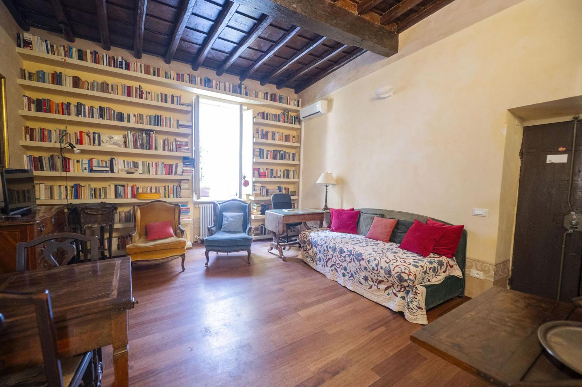 Campo De Fiori Unique 2 Bedroom Apartment *